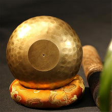 Load image into Gallery viewer, Gandhanra Handmade 3.2&quot; Tibetan Singing Bowl Set With Cross Vajra Symbol
